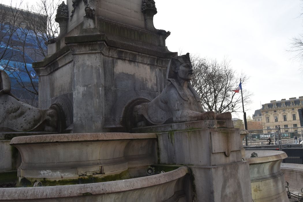 Fontaine du Palmier, vue partielle