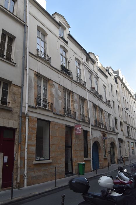 Immeuble du n°7 : Façade sur rue, vue générale