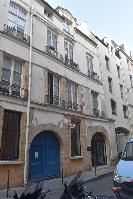 Immeuble du n°7 : Façade sur rue, vue générale