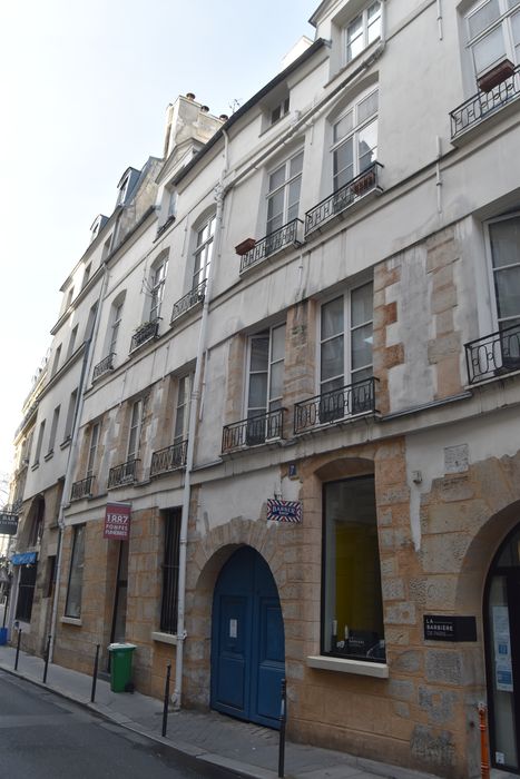 Immeuble du n°7 : Façade sur rue, vue générale