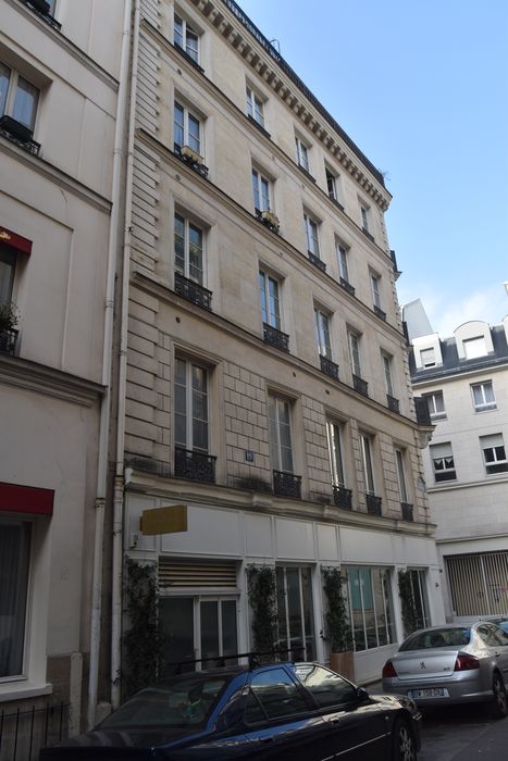 Immeuble : Façade sur la rue Bertin-Poirée, vue générale