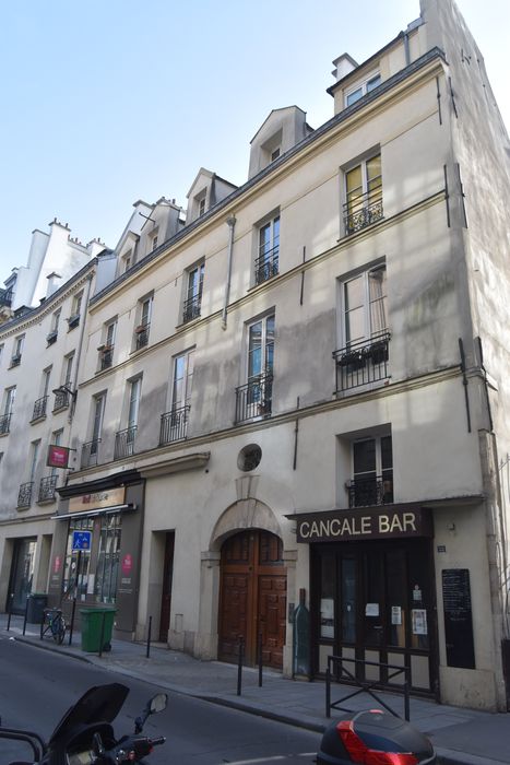 Immeuble : Façade sur rue, vue générale