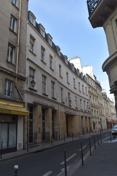 Immeuble : Façade sur la rue des Deux Boules, vue générale