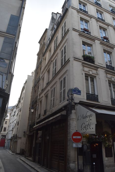 Immeuble : Façade sur la rue Saint-Germain-l'Auxerrois, vue générale