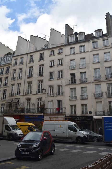 Immeubles : Façades sur rue englobant les vestiges de l'enceinte de Philippe-Auguste, vue générale