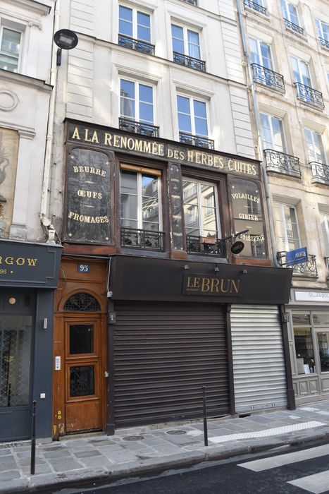 Ancienne épicerie : Façade sur rue, vue partielle