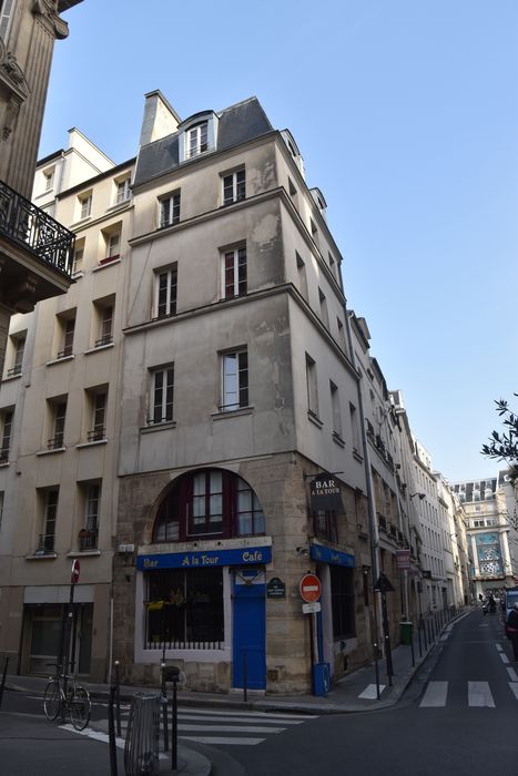 Immeuble : Façade sur la rue Saint-Germain-l'Auxerrois, vue générale