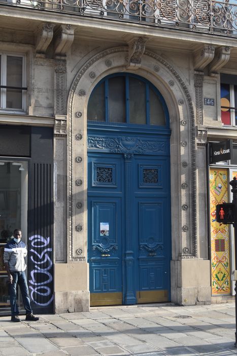 Immeubles : Portail d'accès sur la rue de Rivoli, vue générale