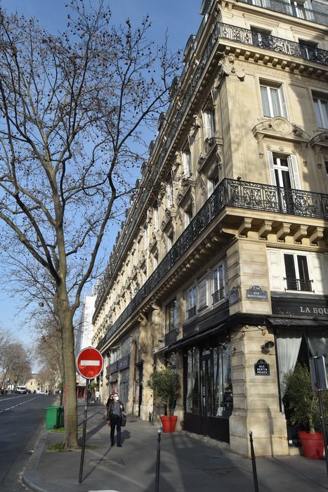 Immeuble : Façade sur rue, vue générale