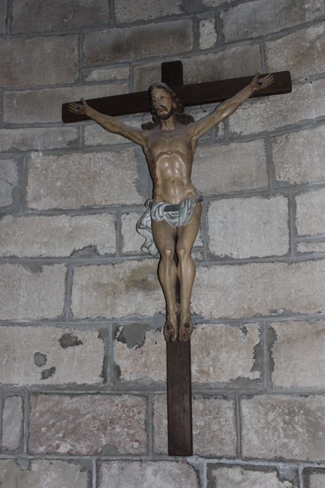 statue : Christ en croix