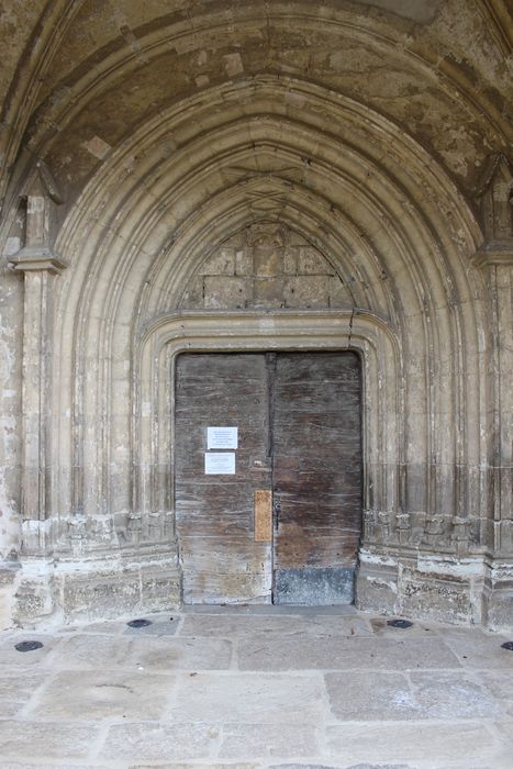 Eglise Saint-Nicolas : Portail d'accès sud, vue générale