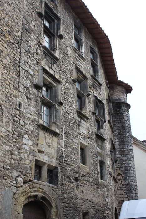 Hôtel d'Arlempdes : Façade sur rue, vue partielle