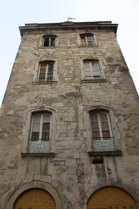 Maison Mompar : Façade ouest sur la place, vue générale