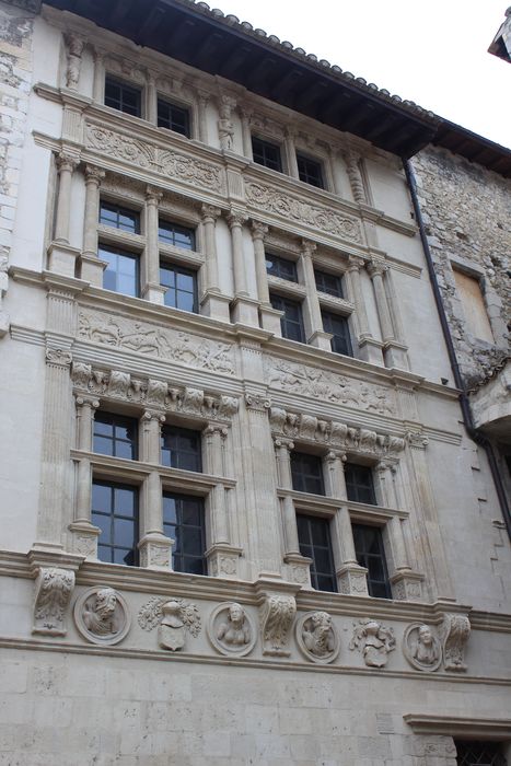 Maison des Chevaliers : Façade sur rue, vue partielle