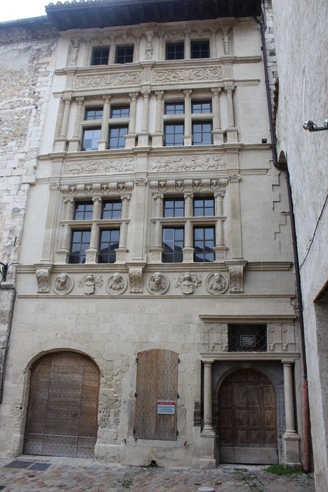 Maison des Chevaliers : Façade sur rue, vue générale