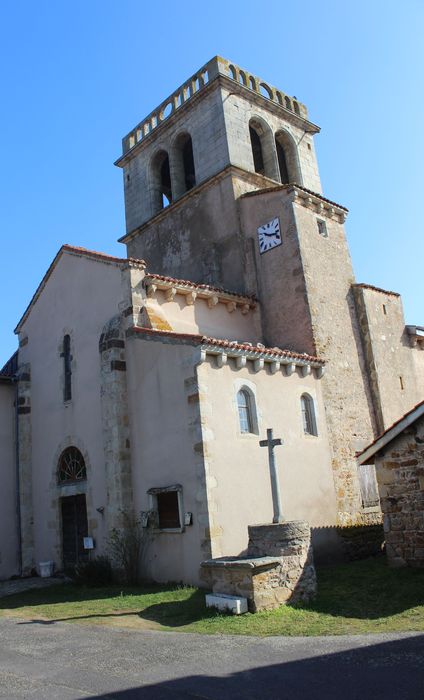 Eglise Saint-Julien : Ensemble sud-ouest, vue partielle