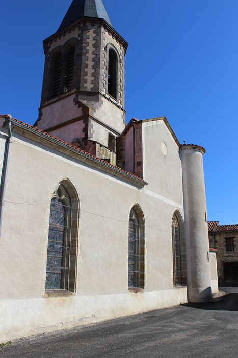 Eglise Saint-Julien : Façade latérale sud, vue partielle