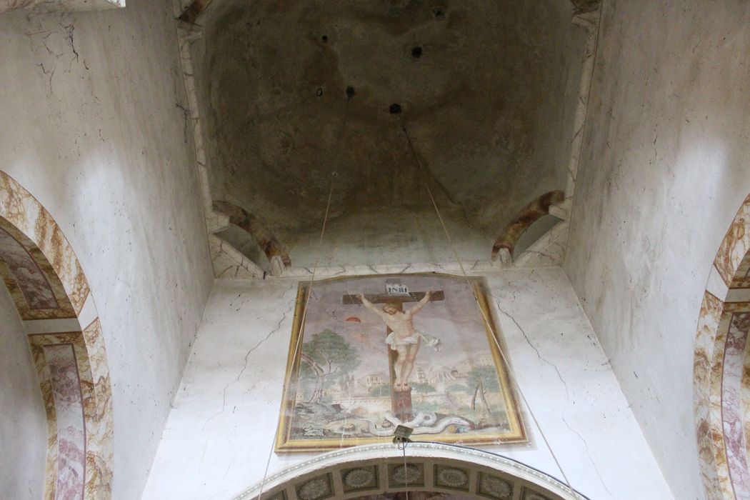 Eglise Saint- Julien : Peinture monumentale, Christ en croix