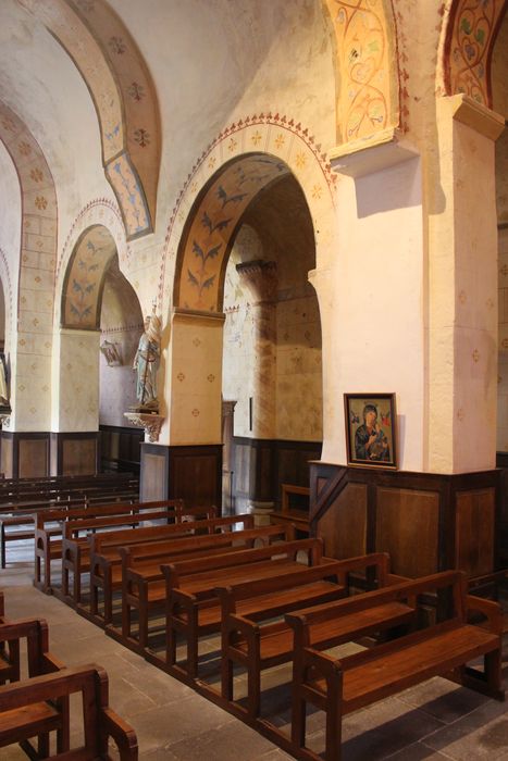 Eglise Saint-Pourçain : Nef, vue partielle