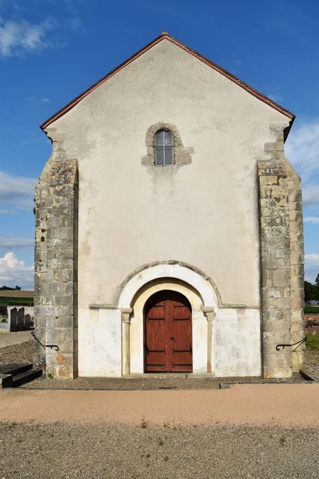 Eglise de Jussat : Façade occidentale, vue générale