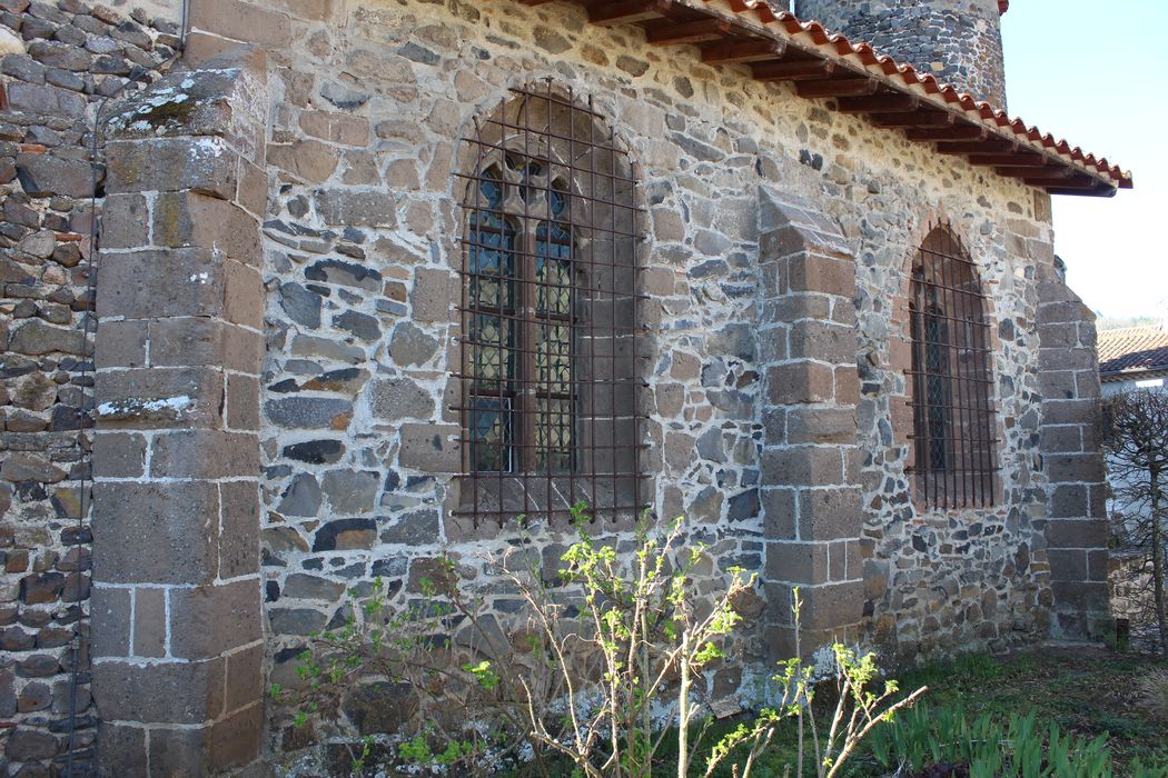 Eglise Saint-Roch : Façade latérale nord, vue partielle