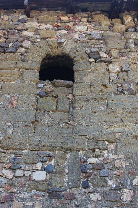 Eglise Saint-Privat de Reilhac : Façade latérale nord, détail de la maçonnerie