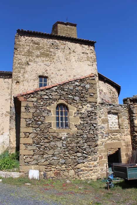 Eglise Saint-Privat de Reilhac : Façade latérale sud, vue partielle