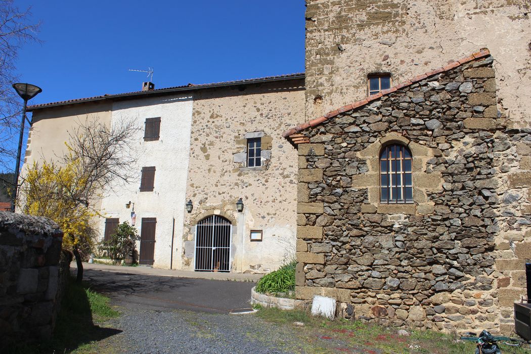 Eglise Saint-Privat de Reilhac : Façade latérale sud, vue partielle