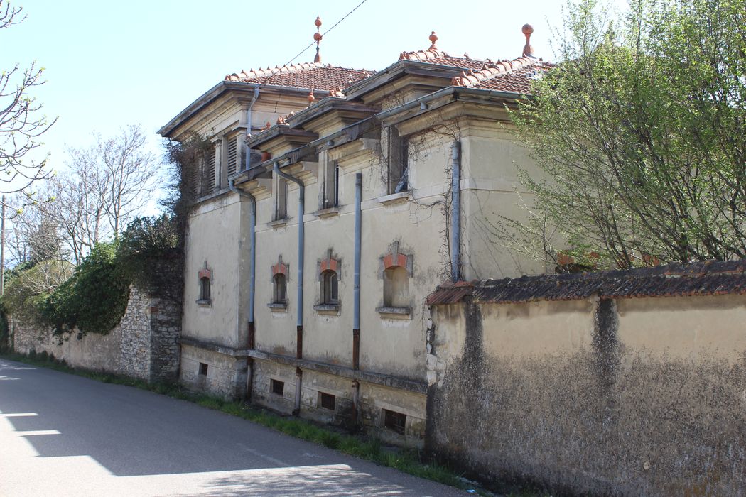 Villa Sestier : Communs, façade nord-est, vue générale