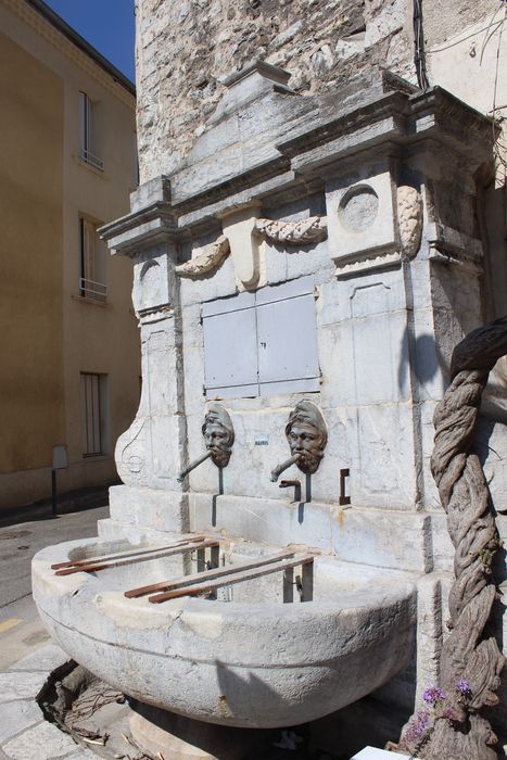 Fontaine publique