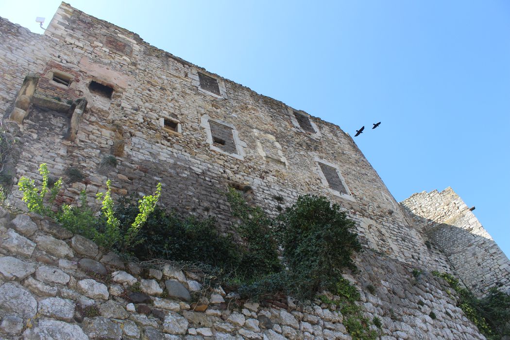 Château : Façade nord, vue partielle