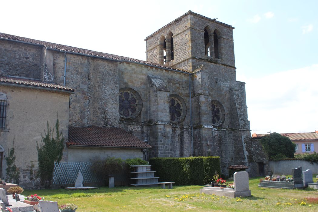 Eglise Saint-Loup : Façade latérale nord, vue partielle