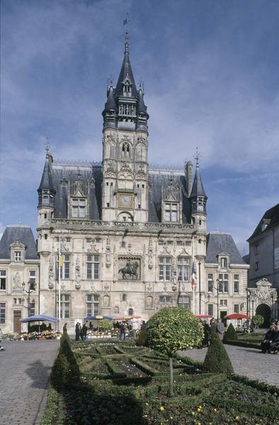 Ensemble sur la grand-place