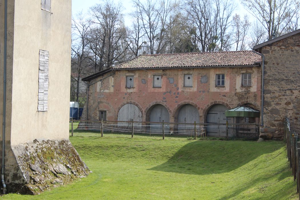 Château : Communs, façade nord, vue générale