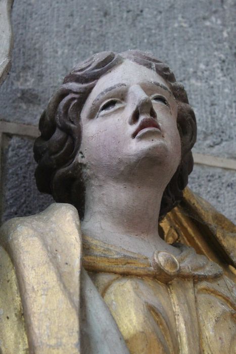 statue : Sainte Couronne, détail