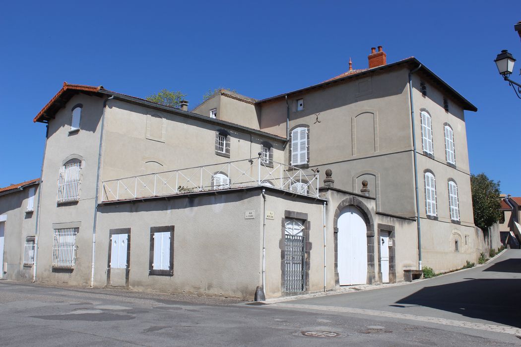 Maison Treilhes : Ensemble sud-est, vue générale