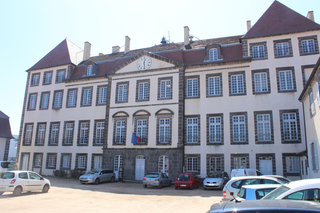 Château : Façade nord, vue générale