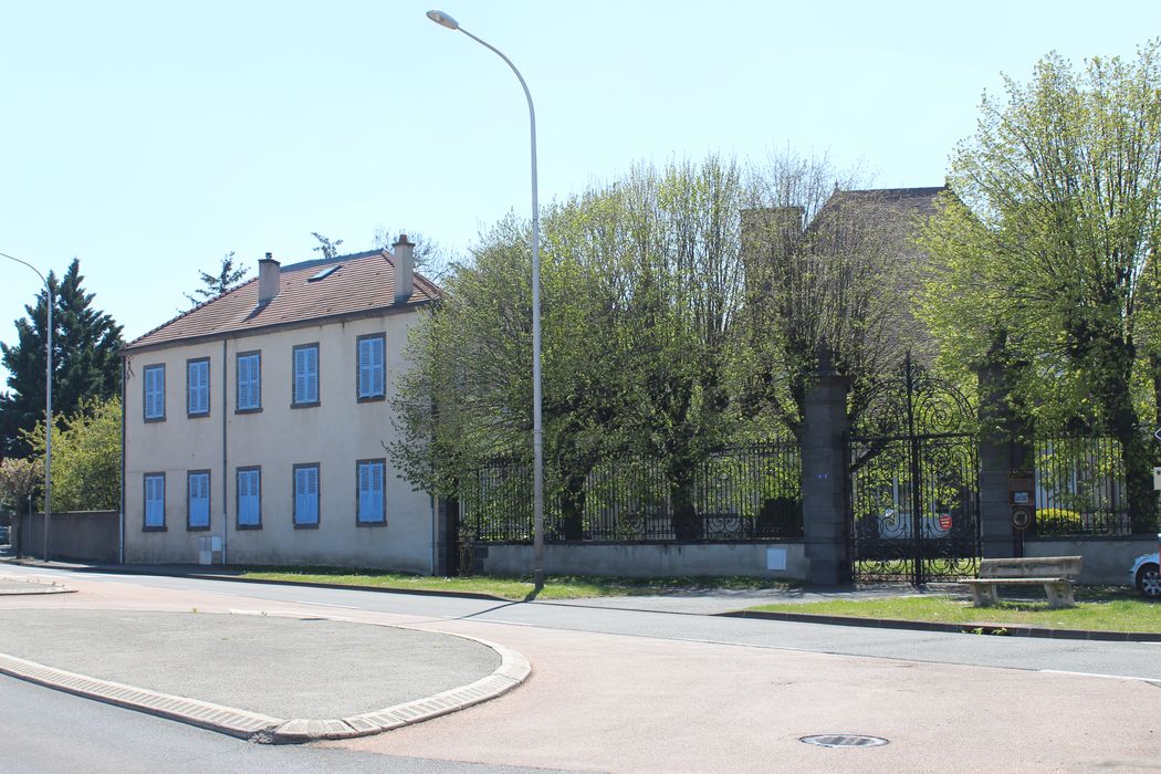 Château de Sampigny : Ensemble est, vue partielle