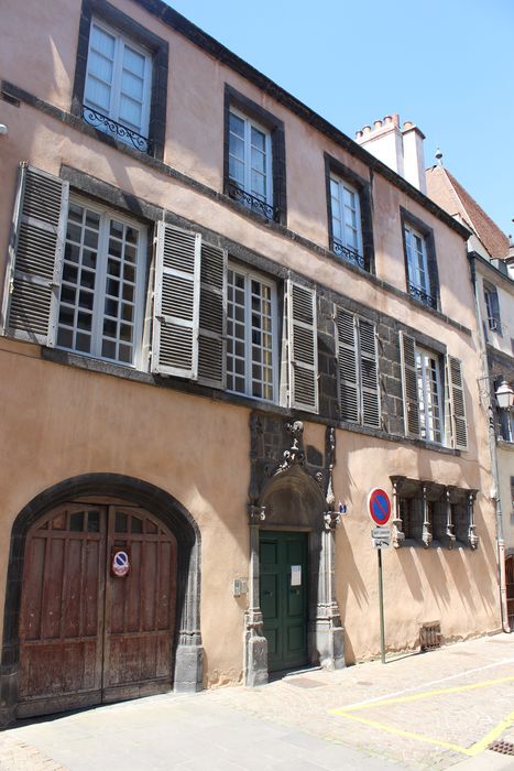 Immeuble : Façade sur rue, vue générale