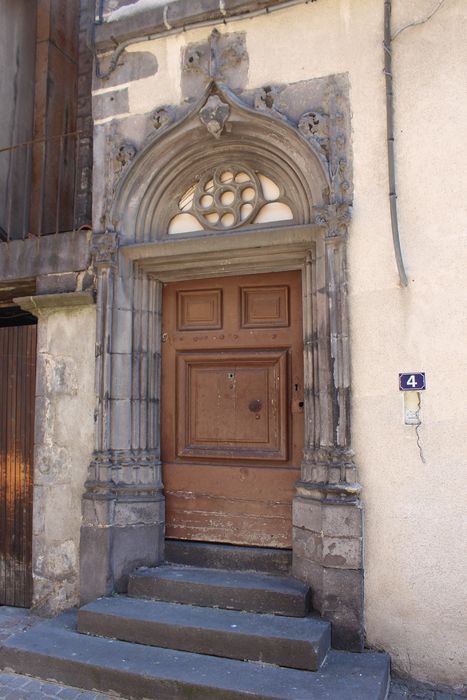 Maison : Porte d'accès sur rue, vue générale