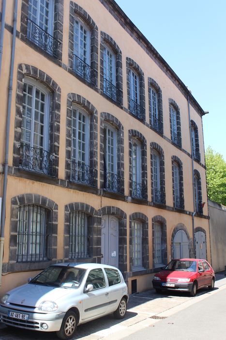 Immeuble : Façade sur rue, vue générale