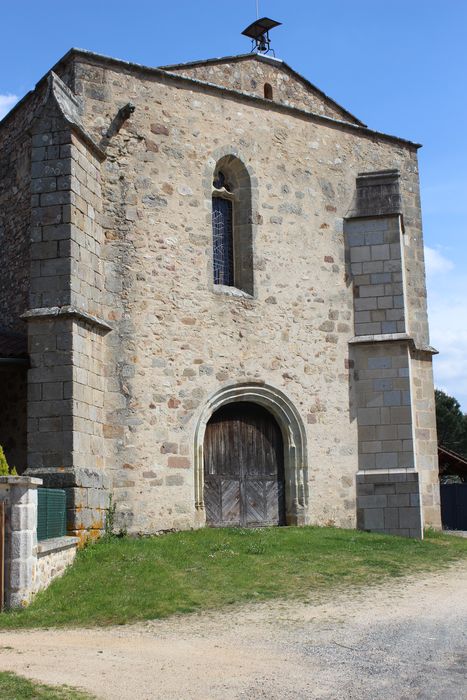 Eglise de Courtesserre : Façade occidentale, vue générale