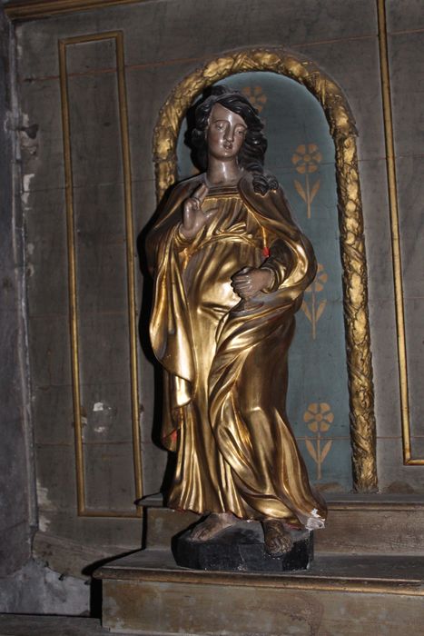 Statue : Sainte femme (une)