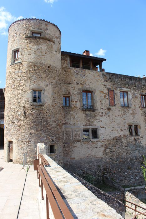 Ancien prieuré des Bénédictines : Façade sud-est, vue générale