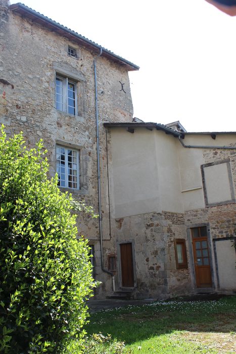 Maisons : Façade sur le jardin, vue partielle