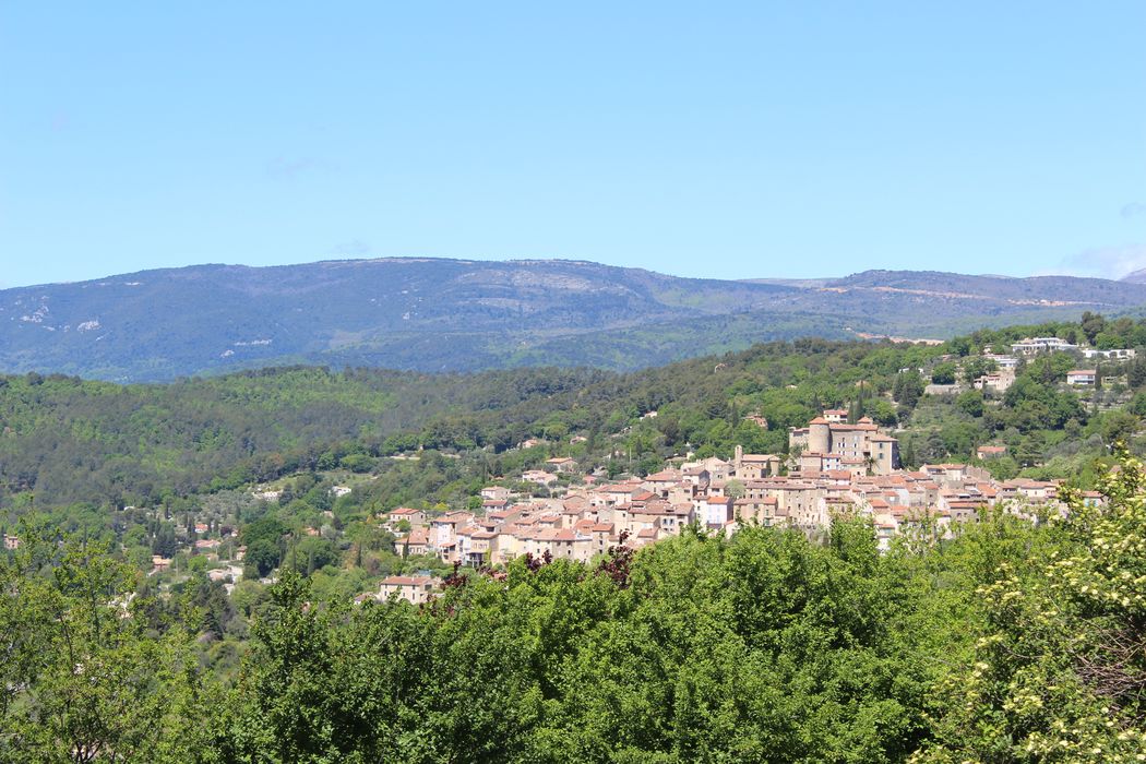 Vue générale du village de Callian depuis le Sud-Est