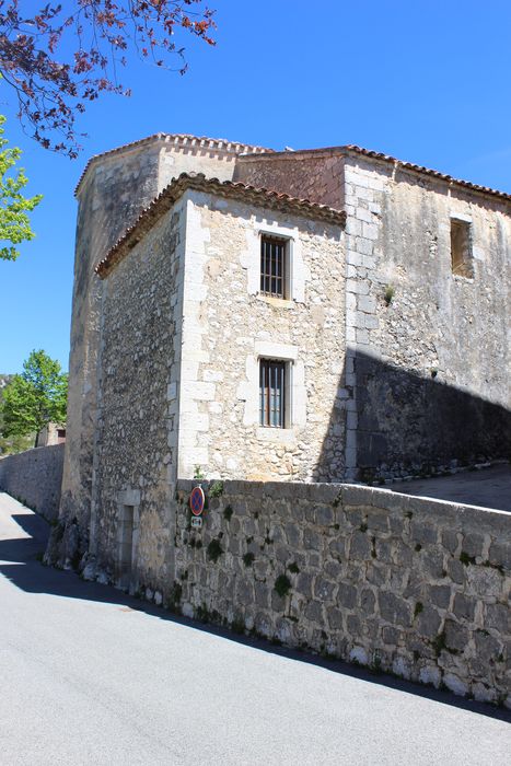 Eglise Saint-Pierre et Saint-Paul : façade latérale sud, vue partielle