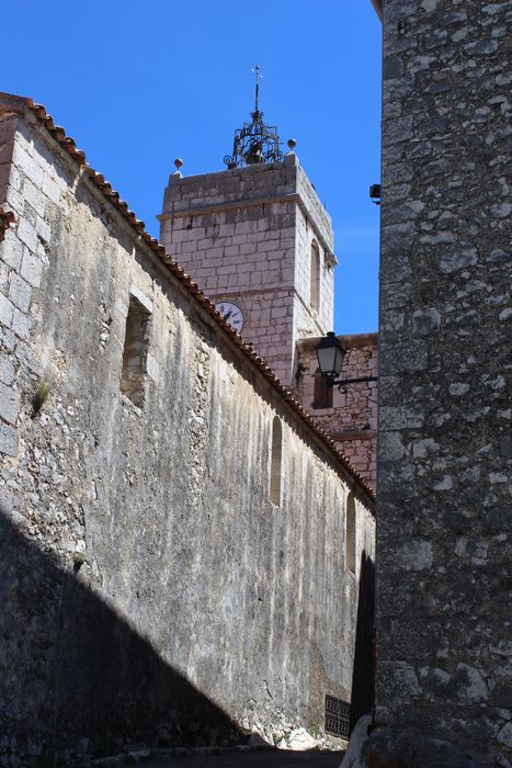 Eglise Saint-Pierre et Saint-Paul : façade latérale sud, vue partielle