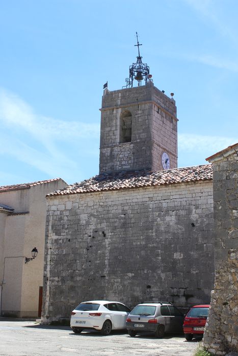 Eglise Saint-Pierre et Saint-Paul : façade latérale nord, vue partielle