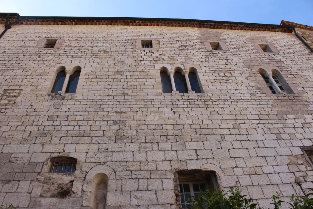 Palais épiscopal (ancien) : façade nord, vue partielle